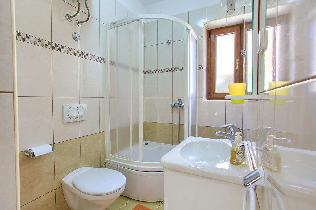קרק Nadija Studio Apartmani מראה חיצוני תמונה