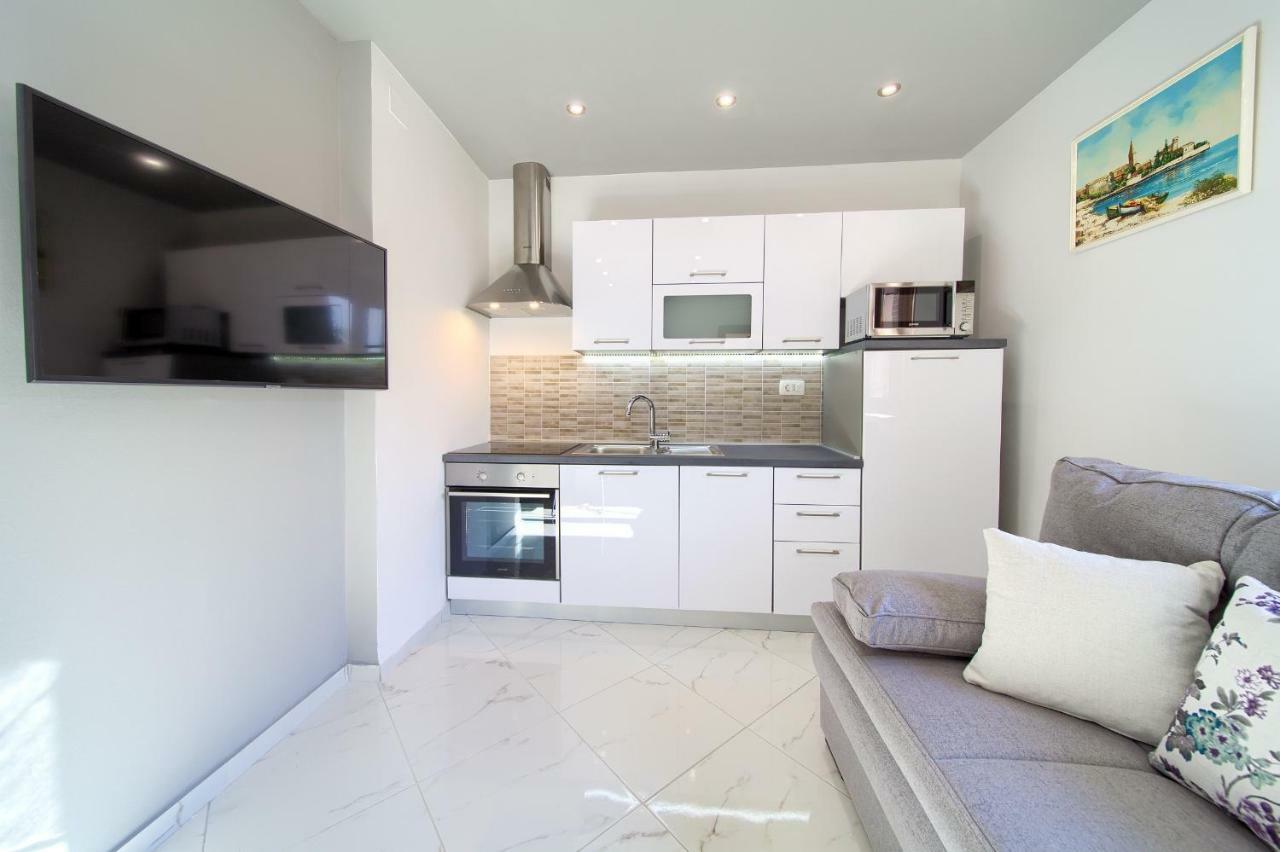 קרק Nadija Studio Apartmani מראה חיצוני תמונה