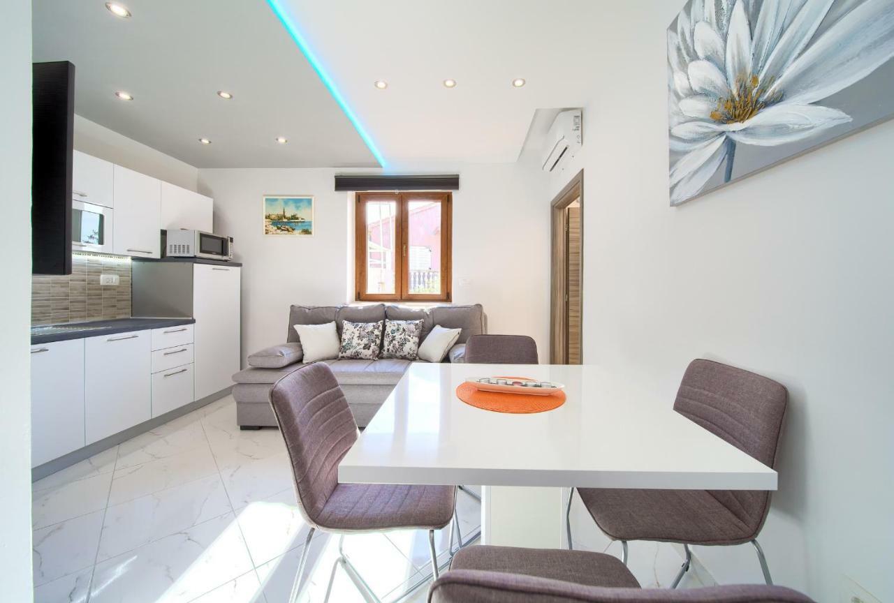 קרק Nadija Studio Apartmani מראה חיצוני תמונה