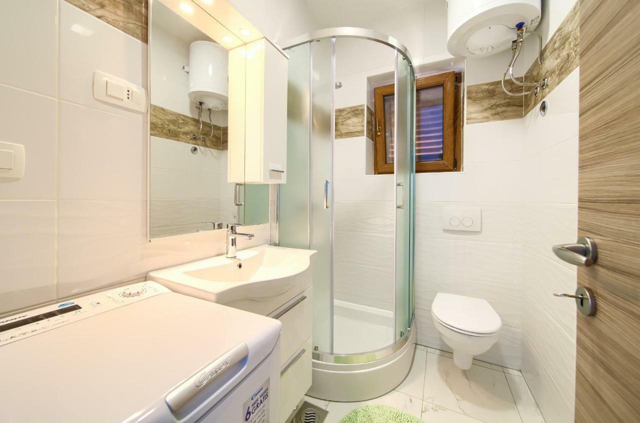 קרק Nadija Studio Apartmani מראה חיצוני תמונה