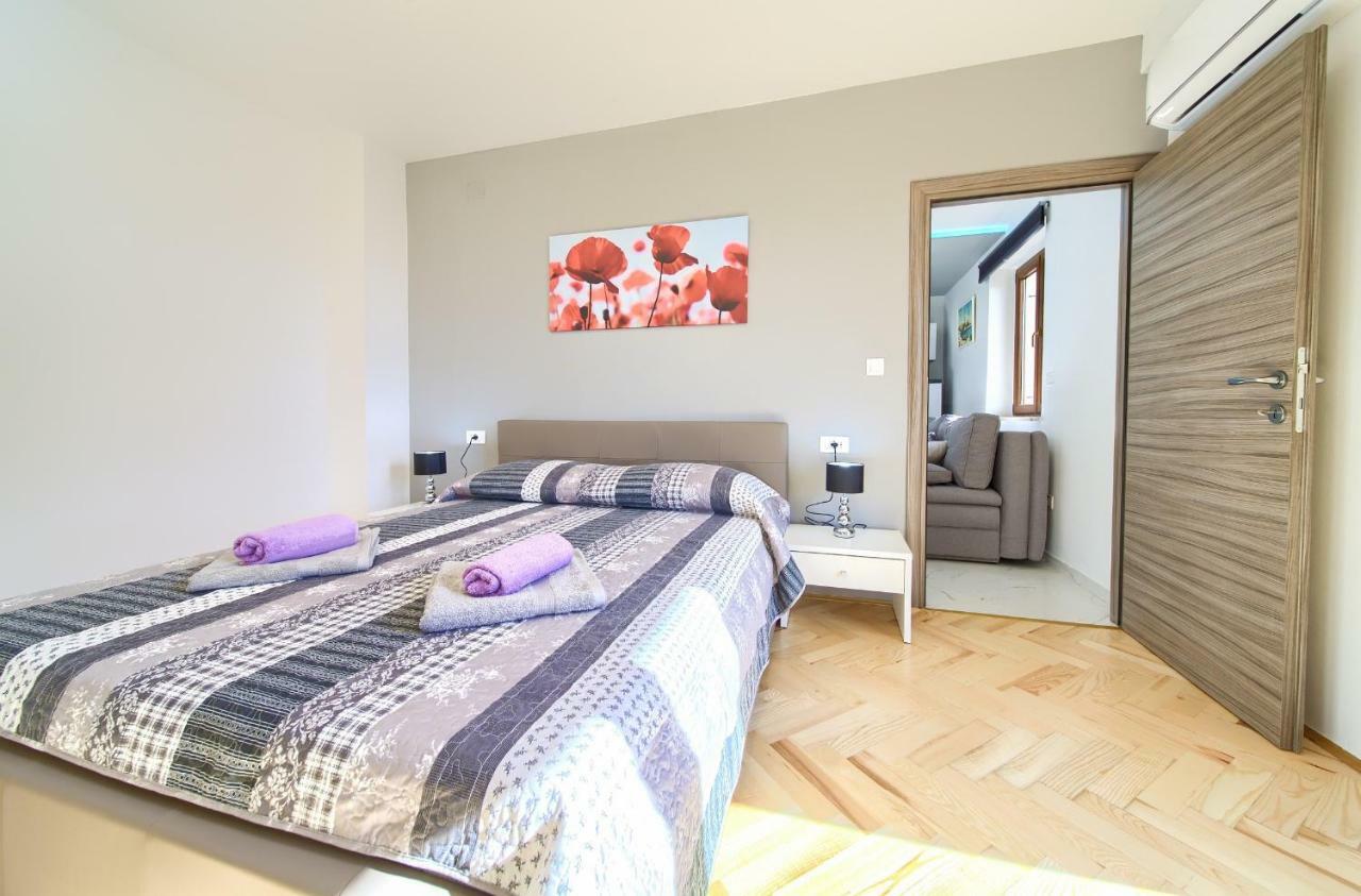 קרק Nadija Studio Apartmani מראה חיצוני תמונה