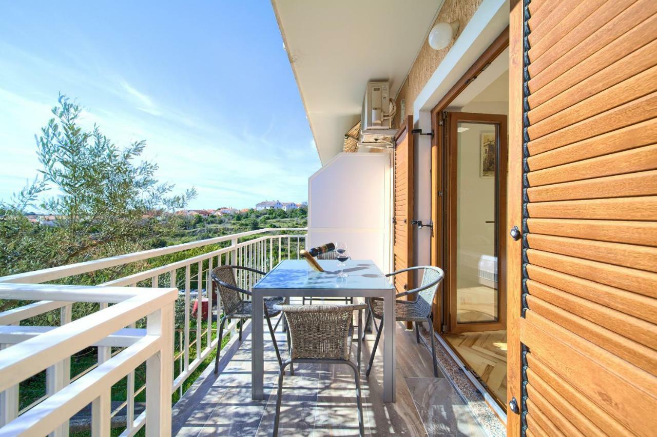 קרק Nadija Studio Apartmani מראה חיצוני תמונה